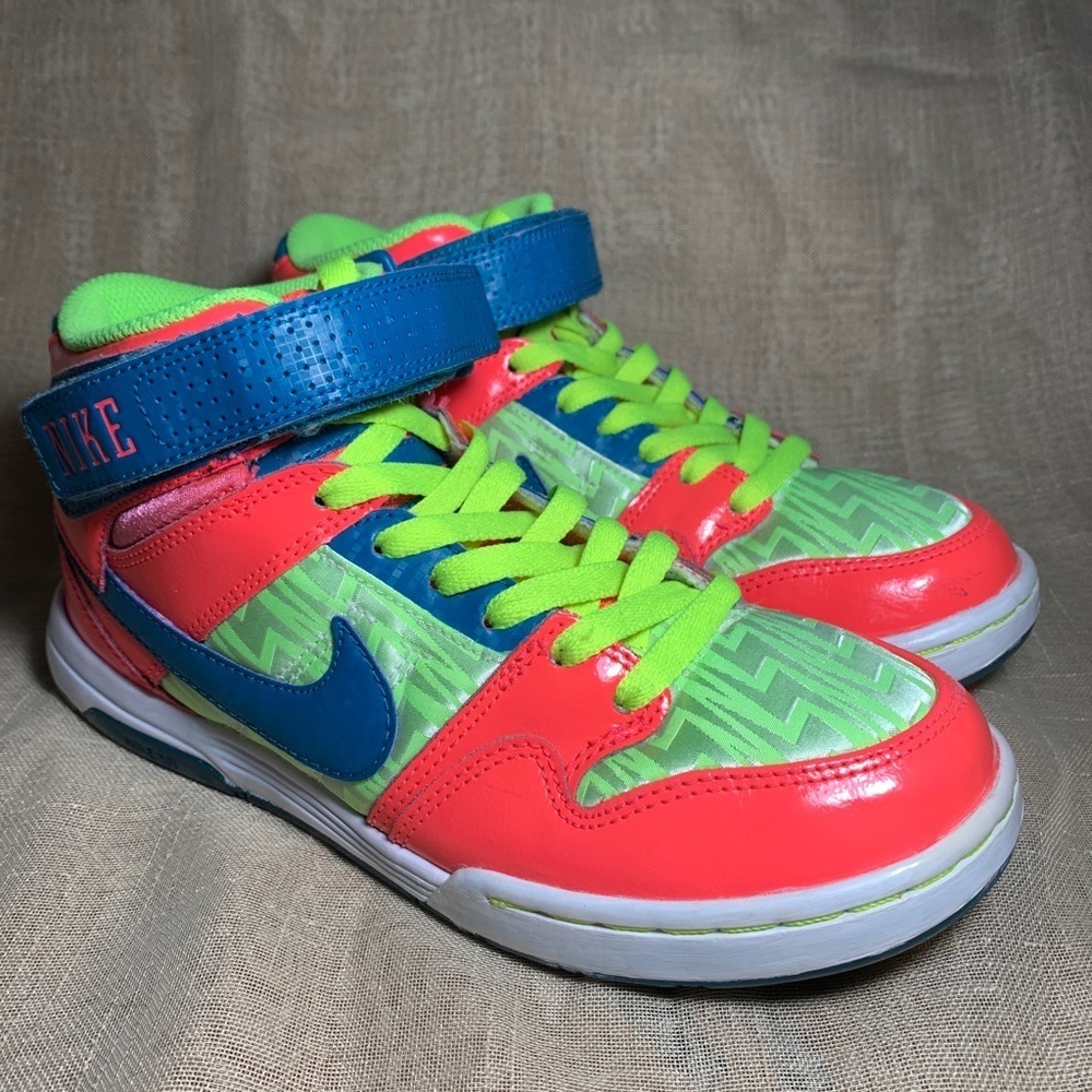 Nike Air Mogan Mid 2 Sneakers